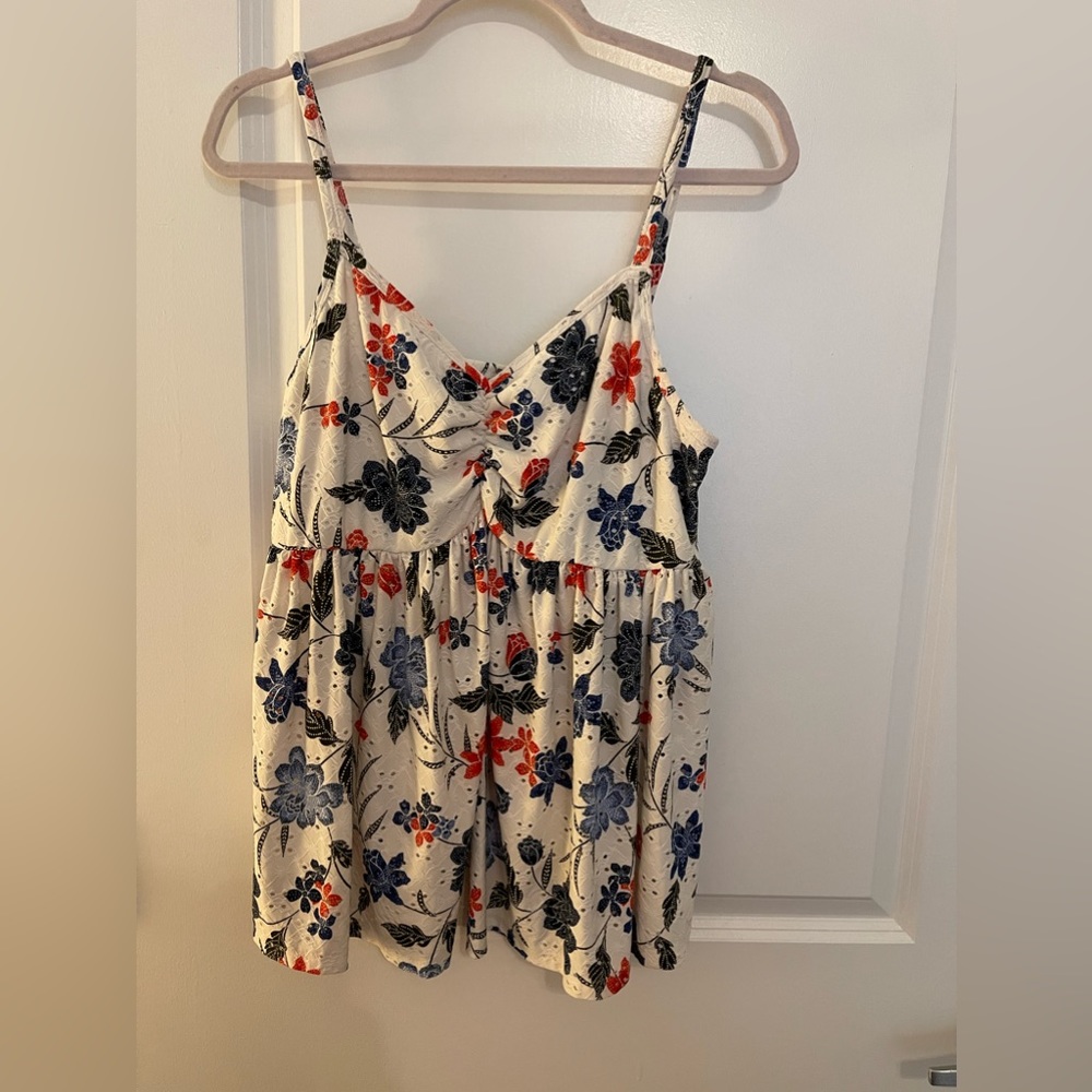 Torrid white tank top with red and blue flowers. Size 1 (14/16)
